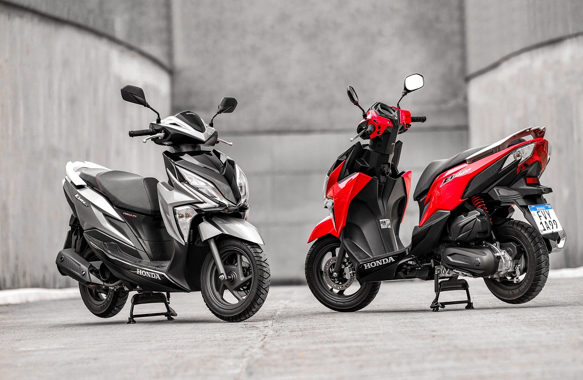 Motos Honda Elite 125 prata e vermelha