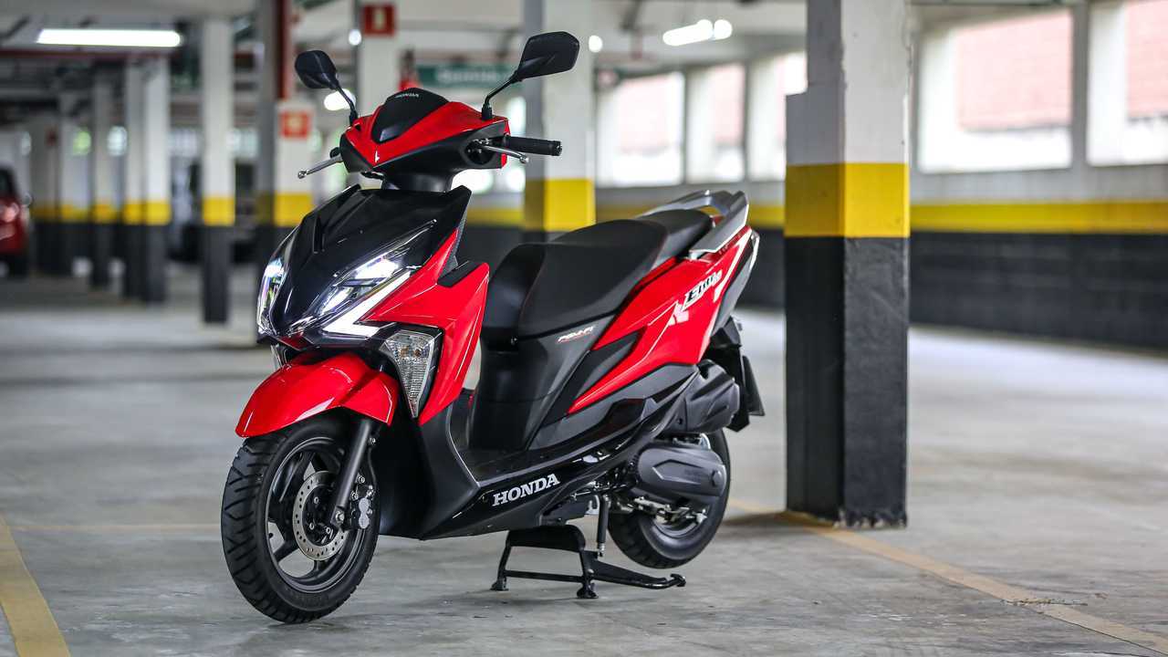 Honda Elite 125 vermelha