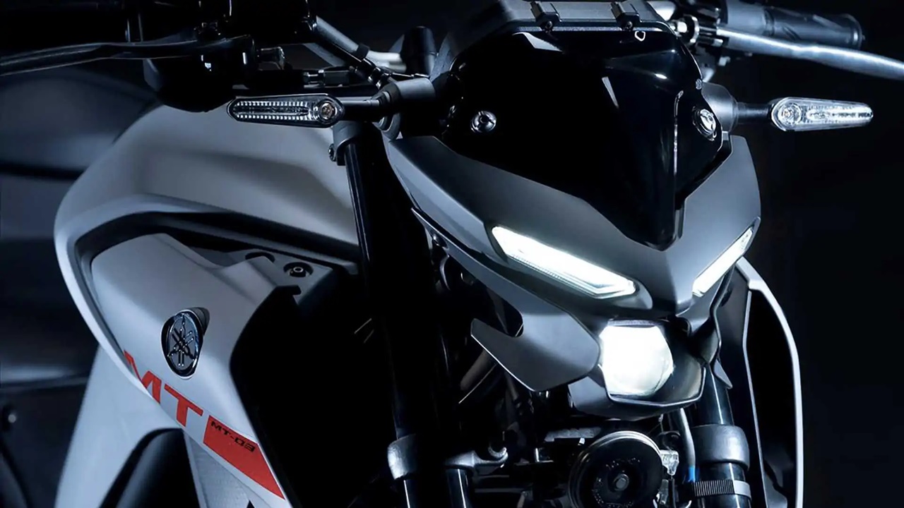 Farol da Yamaha MT-03 2025