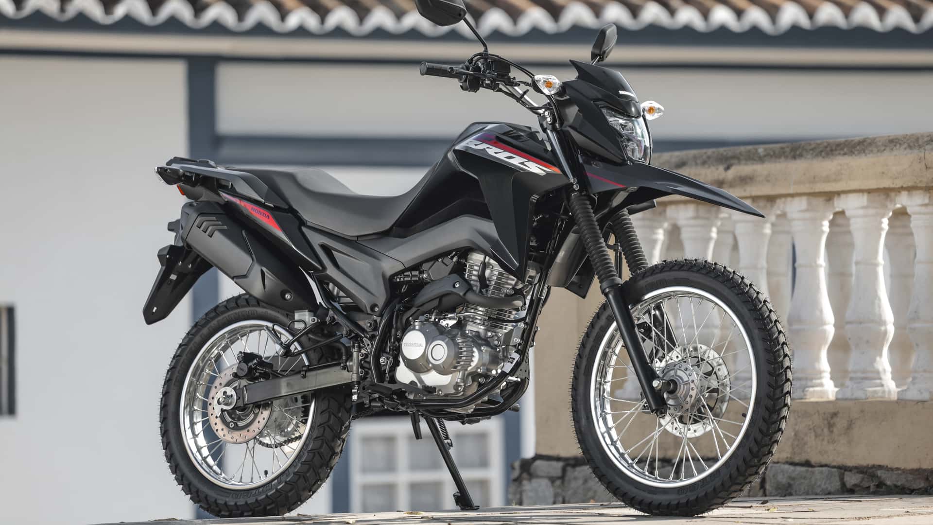 Novidade Honda Bros 160 2025 preta