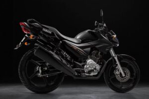 Moto urbana da Yamaha roda até 520 km com um tanque e custa menos de R$ 14 mil